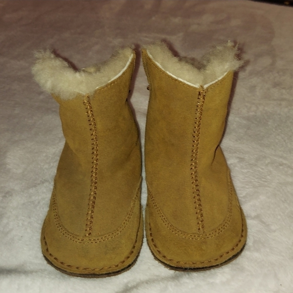 UGG Medium kids